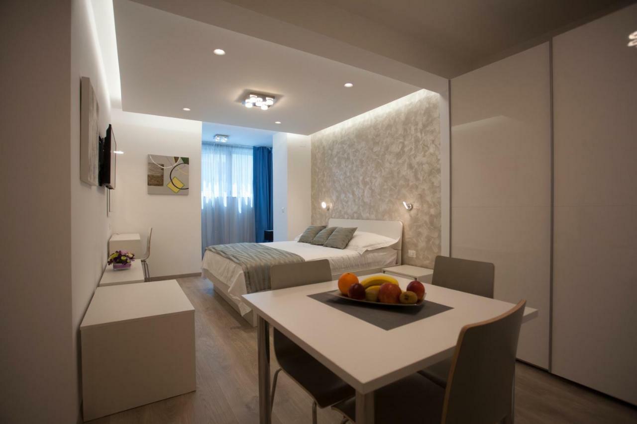 Apartments Lovret Flowers Split Exterior foto