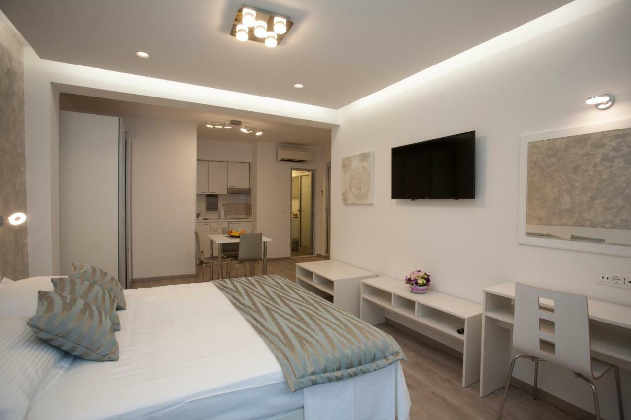 Apartments Lovret Flowers Split Exterior foto